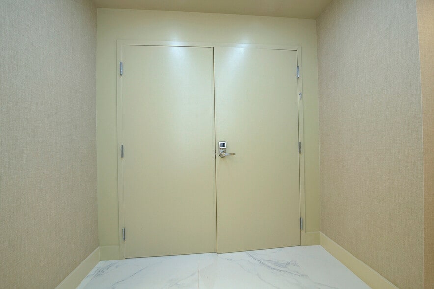 More Photos Of 25 SW 9th St, Miami Coworking Space