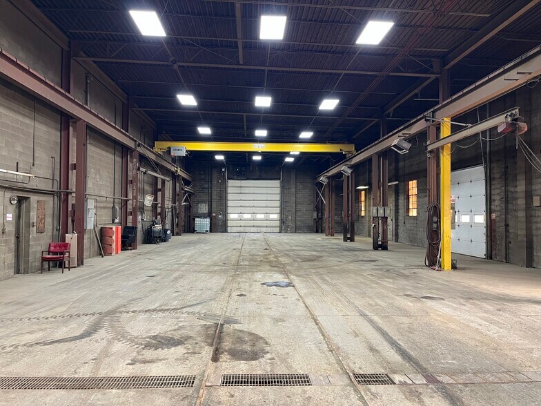 More Photos Of 144 Niles Ave, Waynesburg Warehouse For Lease
