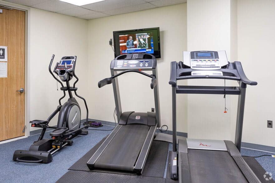 More Photos Of 220 Davidson Ave, Somerset Office For Lease