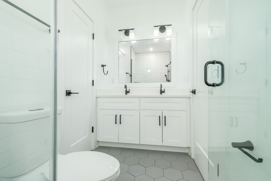 More Photos Of 85 E Sharpnack St, Philadelphia Apartments For Sale