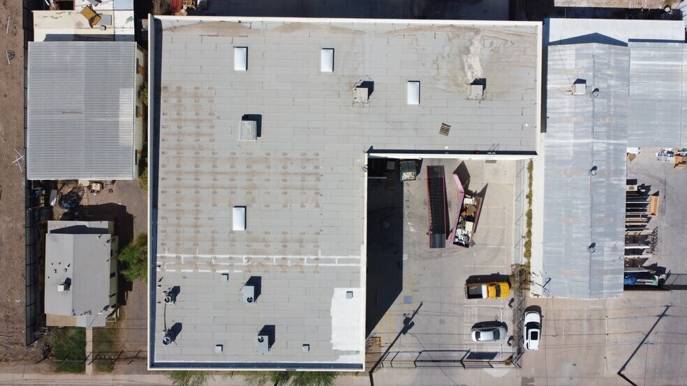 More Photos Of 1730 W Buchanan St, Phoenix Warehouse For Lease