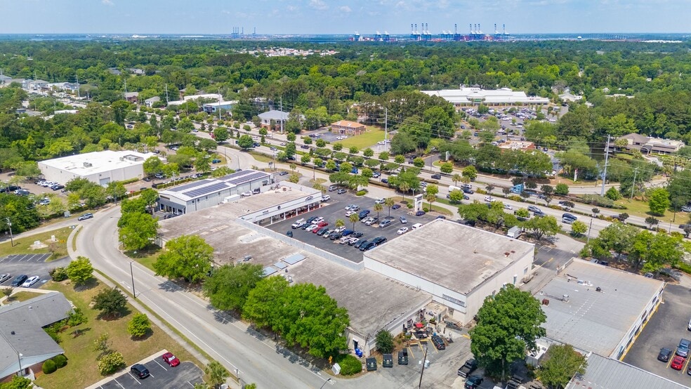 More Photos Of 1035 Johnnie Dodds Blvd, Mt Pleasant Unknown For Lease