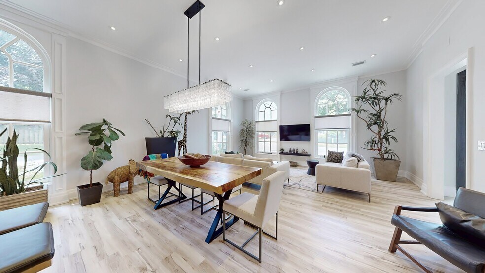 More Photos Of 42 Somerville St, Whitchurch-Stouffville Specialty For Sale