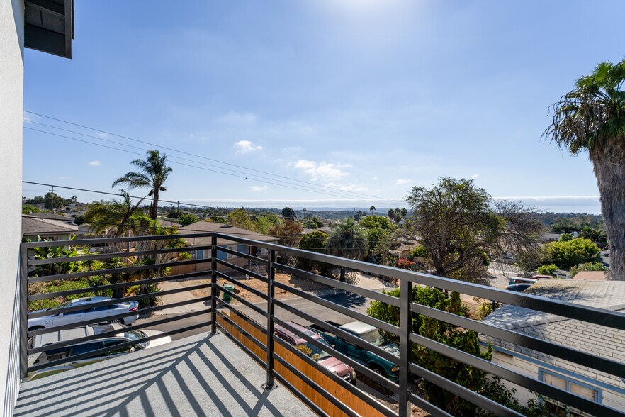 More Photos Of 6728 Thomson Ct, San Diego Apartments For Sale