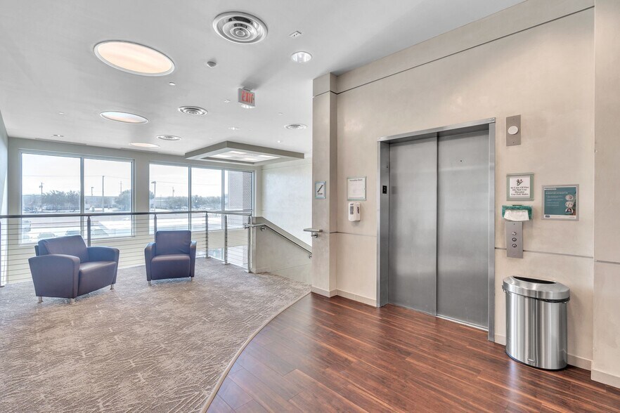 More Photos Of 341 Wheatfield Dr, Sunnyvale Medical For Lease