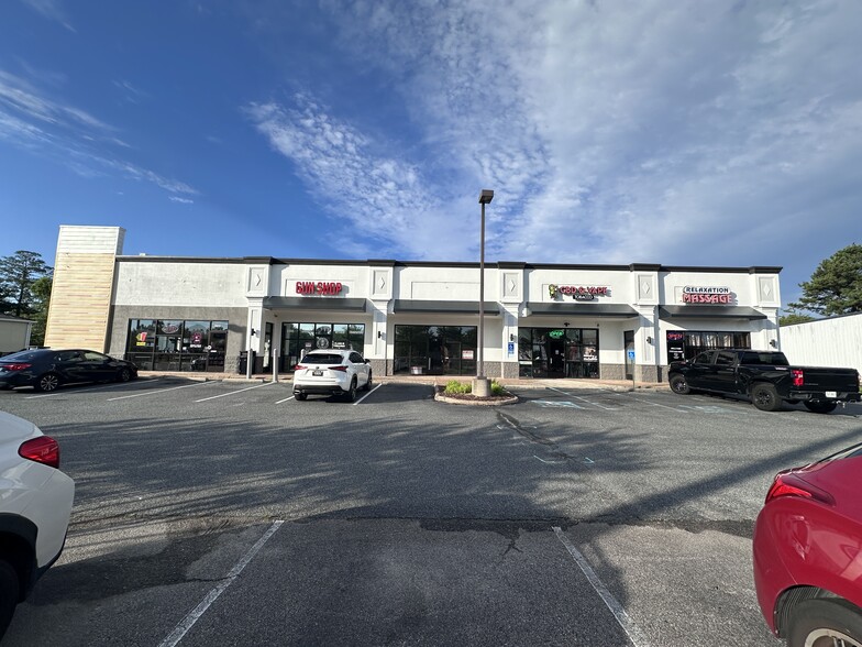 Primary Photo Of 1100 Cedar Rd, Chesapeake Restaurant For Lease