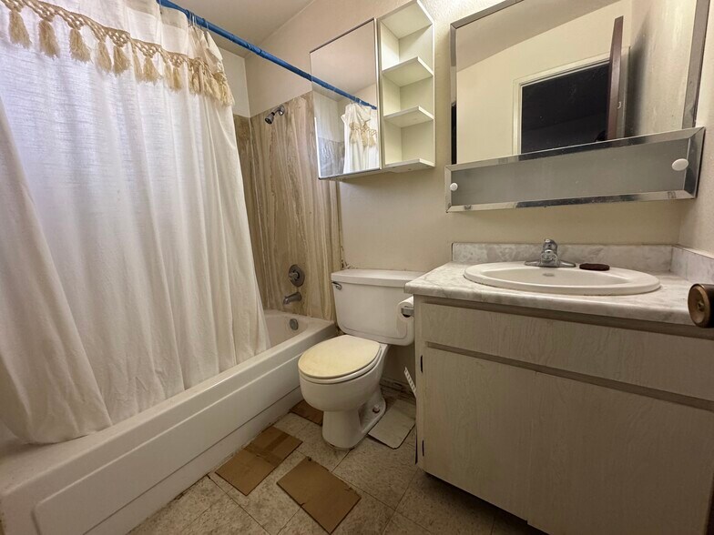 More Photos Of 1715 E Blacklidge Dr, Tucson Apartments For Sale