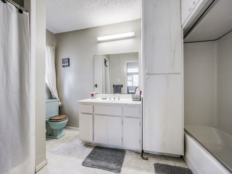 More Photos Of 536 S School St, Boerne Land For Sale