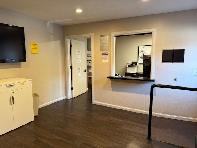 More Photos Of 119 E Main St, Norman General Retail For Lease