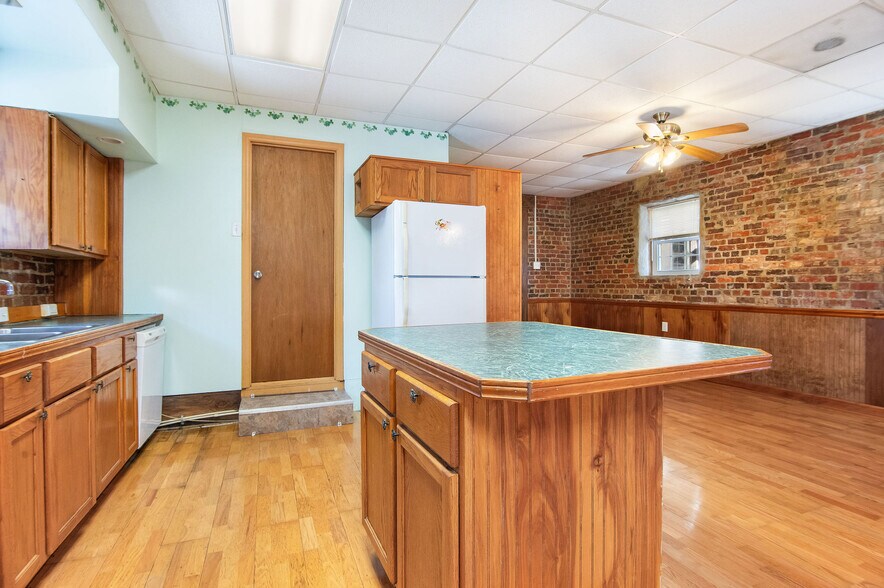 More Photos Of 201 N Wilmington St, Richlands General Retail For Sale