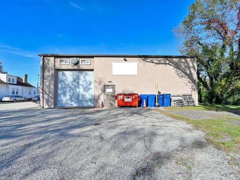More Photos Of 619 Church St, Pleasantville Warehouse For Sale