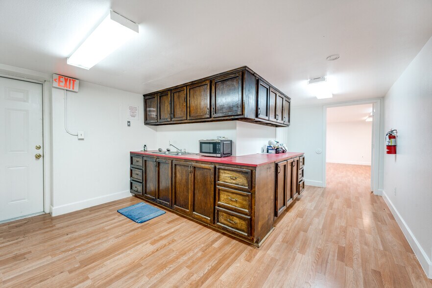 More Photos Of 4515 Smith Rd, Von Ormy Truck Terminal For Lease