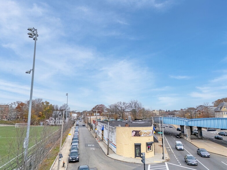 More Photos Of 310 Columbia Rd, Boston Auto Repair For Lease