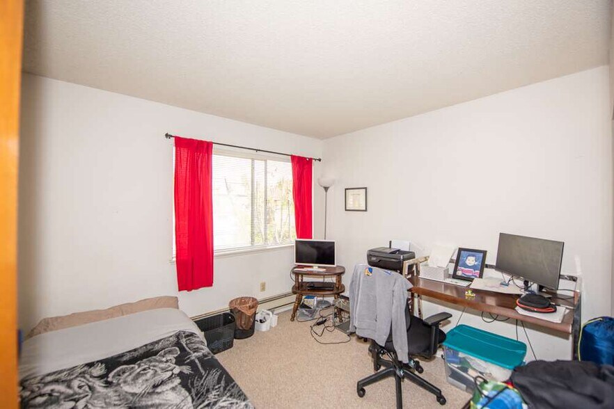 More Photos Of 1504 S Claremont St, San Mateo Apartments For Sale