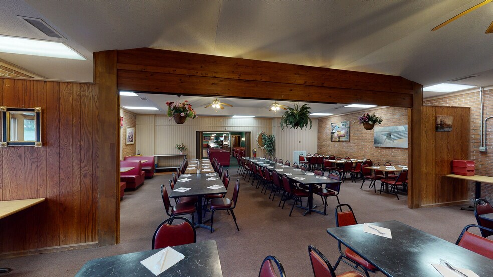 More Photos Of 1102 W Spring St, Monroe Restaurant For Sale