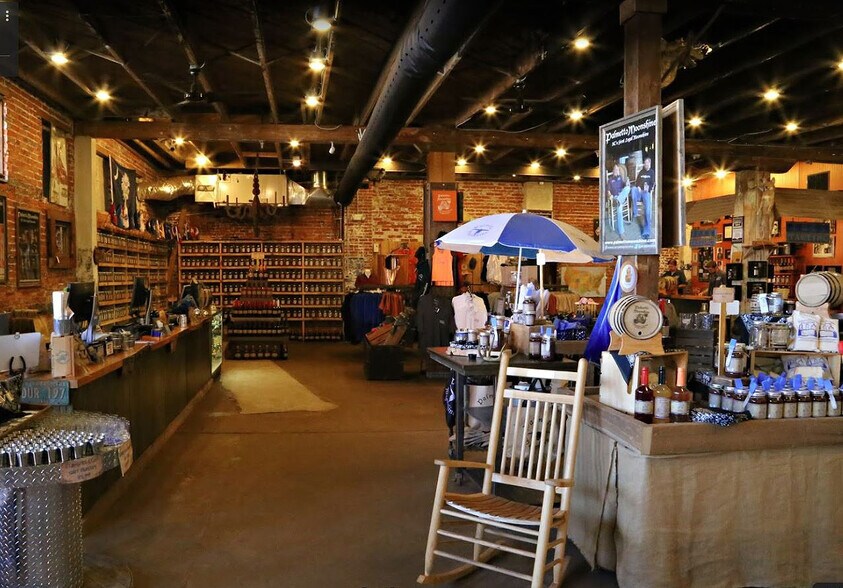 More Photos Of 200 W Benson St, Anderson Bar For Lease