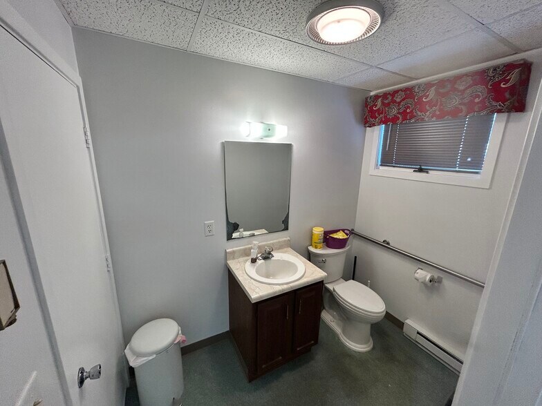 More Photos Of 1365 Blue Mountain Dr, Danielsville Office For Lease