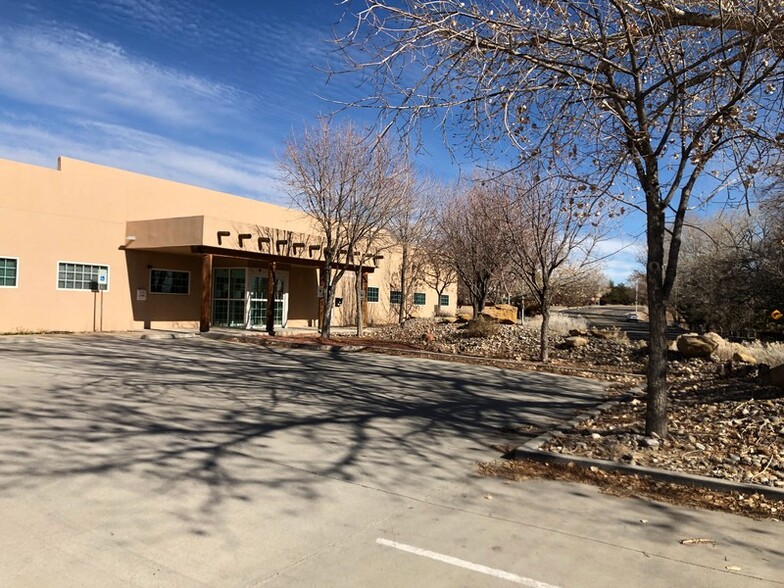 Primary Photo Of 1800 E 30th St, Farmington Office For Lease