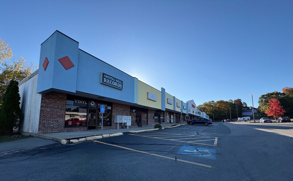 More Photos Of 15-21 N Main St, Bellingham Unknown For Lease