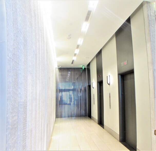 More Photos Of 14 NE 1st Ave, Miami Office For Sale