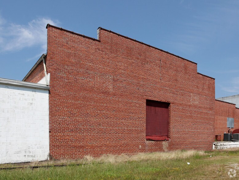 More Photos Of 117 W Vance St, Zebulon General Retail For Sale