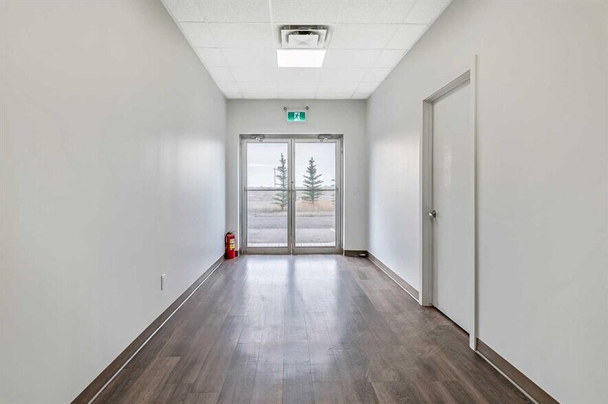 More Photos Of 96186 434 Ave E, Aldersyde Industrial For Sale