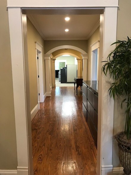 More Photos Of 235 S Glynn St, Fayetteville Office For Lease