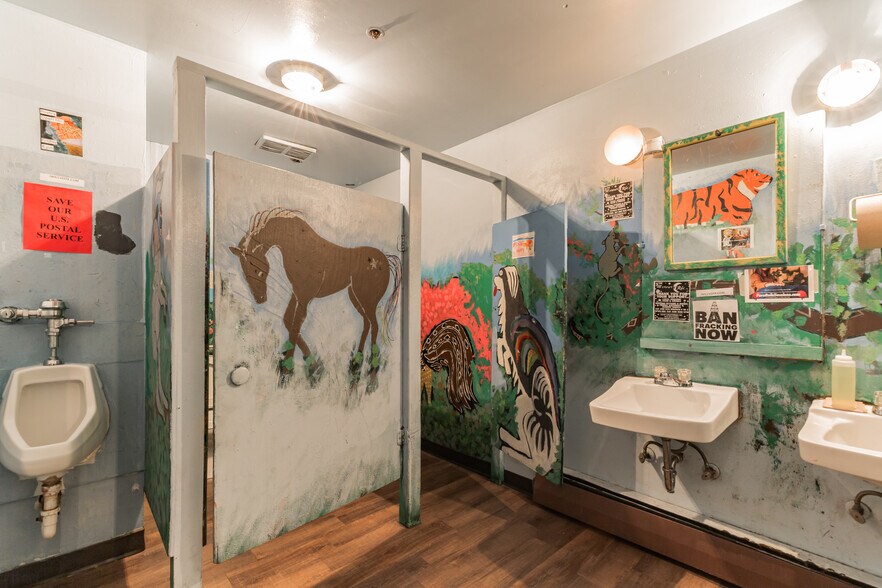 More Photos Of 2195-2199 California St, Denver Restaurant For Sale