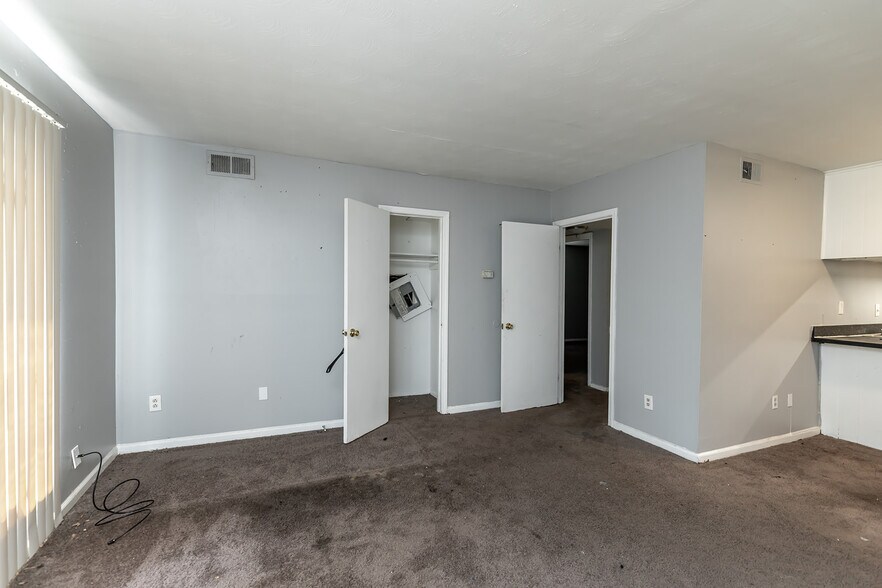 More Photos Of , Memphis Multifamily For Sale
