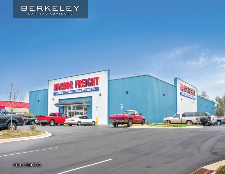 Primary Photo Of 17150 Bear Valley Rd, Victorville General Retail For Sale