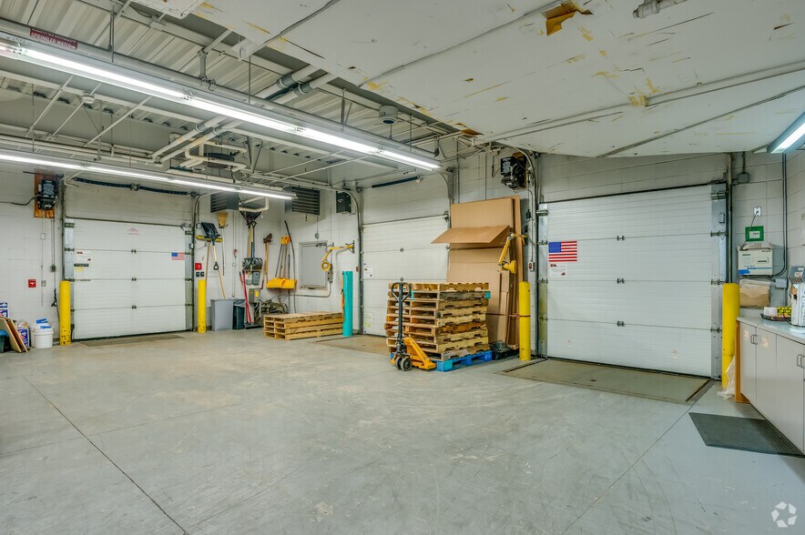 More Photos Of 700 Pilgrim Way, Green Bay Loft Creative Space For Sale