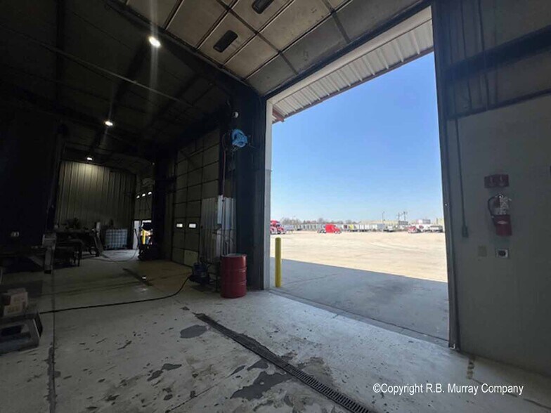 More Photos Of 2160 N Burton Ave, Springfield Truck Terminal For Lease