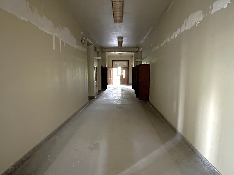 More Photos Of 921 W State St, Rockford Schools For Sale