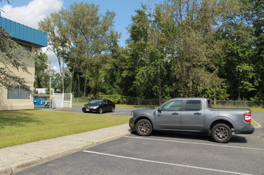 More Photos Of 3321 Doris Ave, Ocean Unknown For Lease