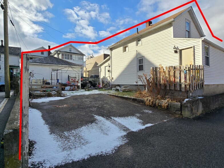 More Photos Of 221 Spring St, Newton Apartments For Sale