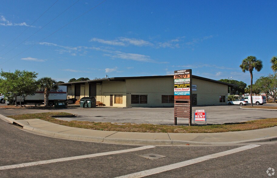 More Photos Of 2542 12th St, Sarasota Warehouse For Lease