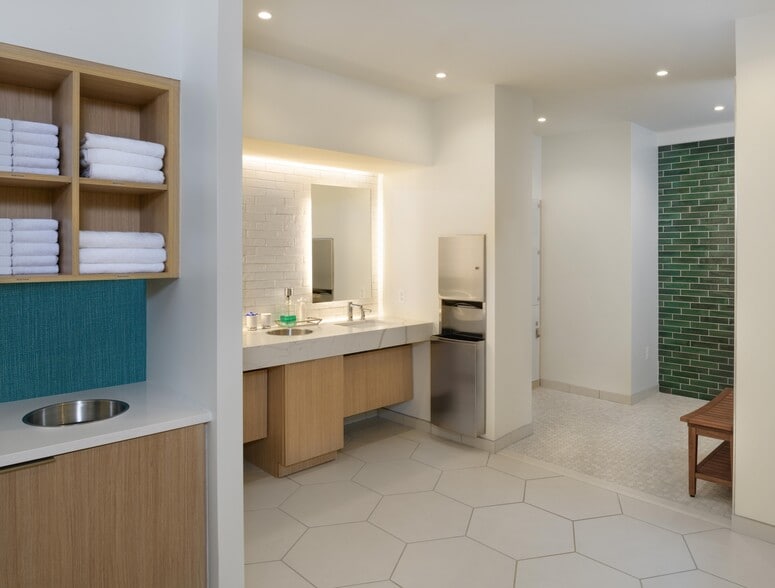 More Photos Of 701 8th St NW, Washington Office For Lease