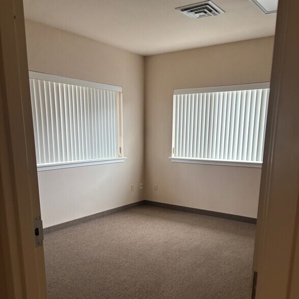 More Photos Of 834 E Winding Creek Dr, Eagle Office For Lease