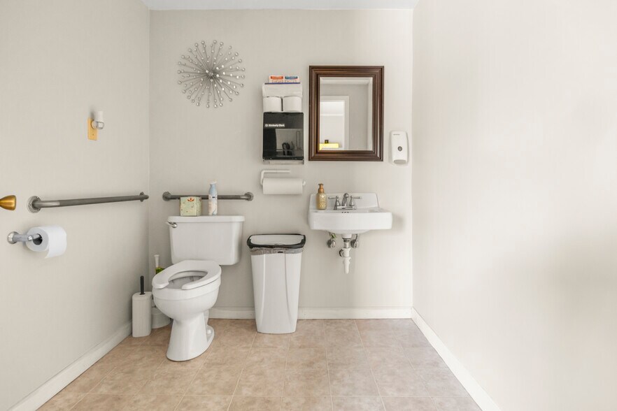 More Photos Of 322 Fairview Ave, Hudson Medical For Sale