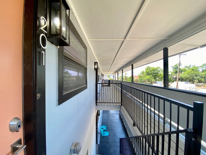 More Photos Of 4400 San Jacinto St, Dallas Multifamily For Sale