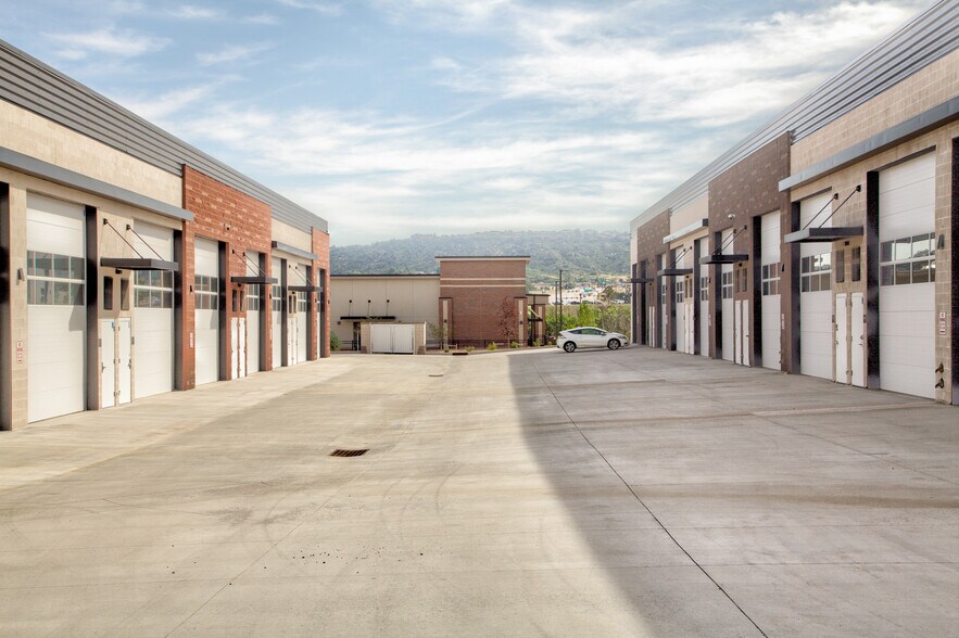 More Photos Of 4390 Regent St, Castle Rock Warehouse For Sale