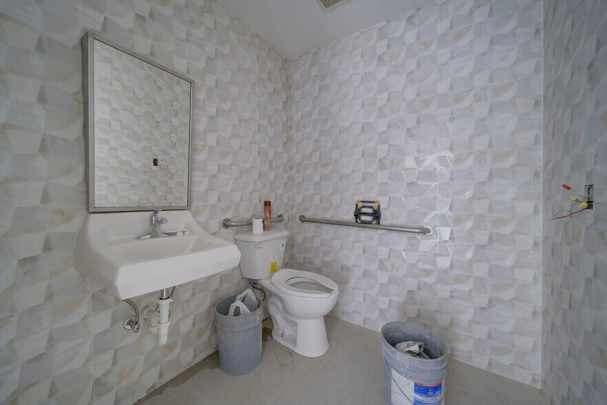 More Photos Of 3791 Bird Rd, Miami Restaurant For Lease