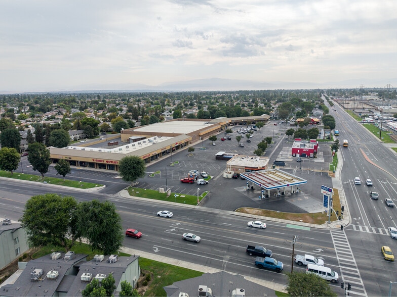 More Photos Of 6300 White Ln, Bakersfield General Retail For Sale