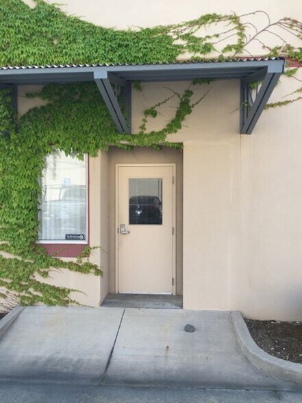 More Photos Of 143 Spring Hill Dr, Grass Valley Office For Lease