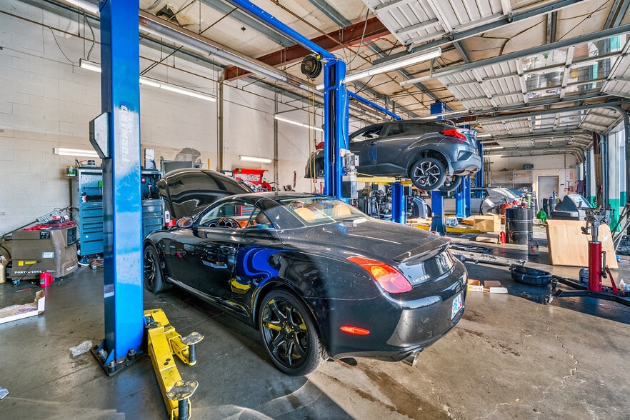 More Photos Of 3311 Biddle Rd, Medford Auto Repair For Sale