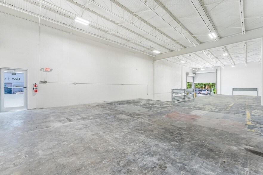 More Photos Of 14525-14570 NW 26th Ave, Opa Locka Manufacturing For Lease
