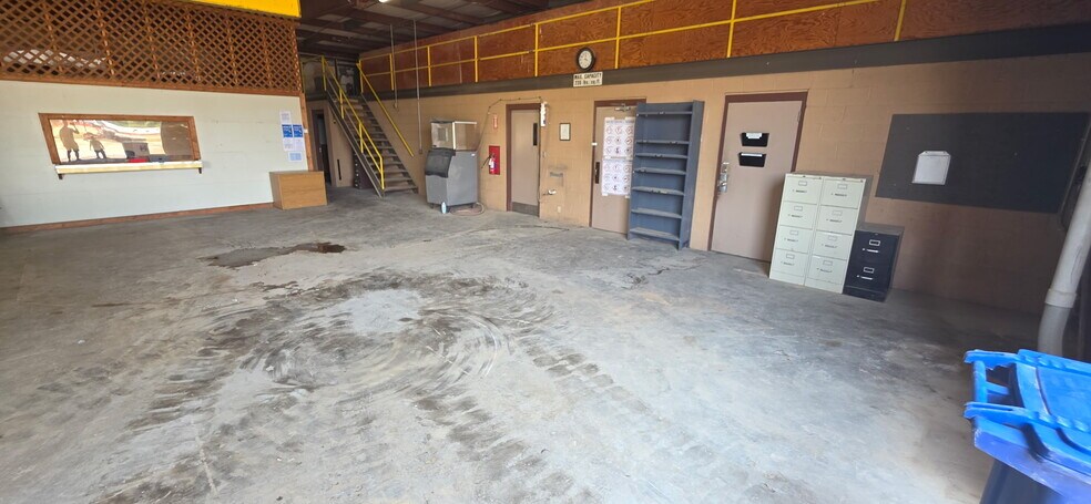 More Photos Of 5130 Hendersonville Rd, Fletcher Warehouse For Lease