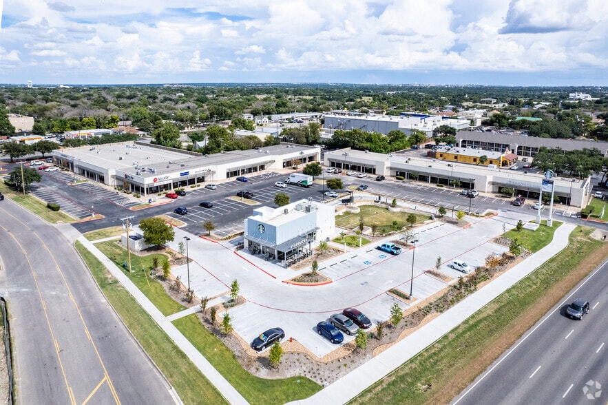 More Photos Of 2000 N Mays St, Round Rock Freestanding For Lease