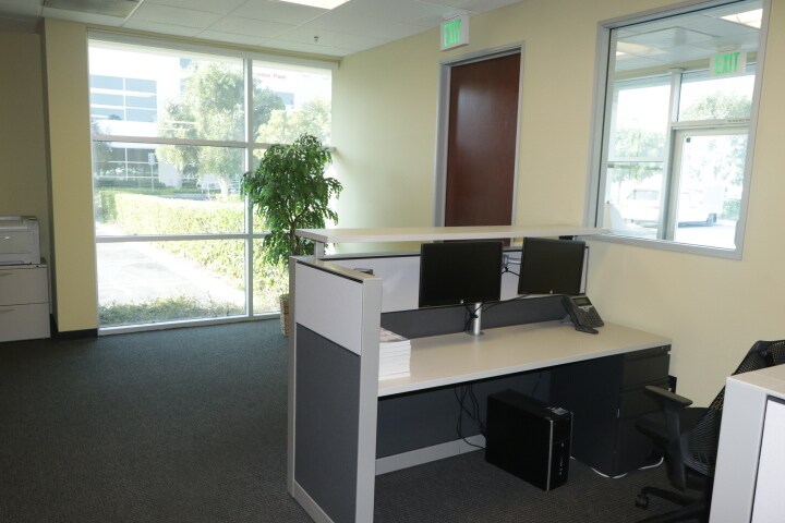 More Photos Of 2816 Columbia St, Torrance Light Distribution For Lease