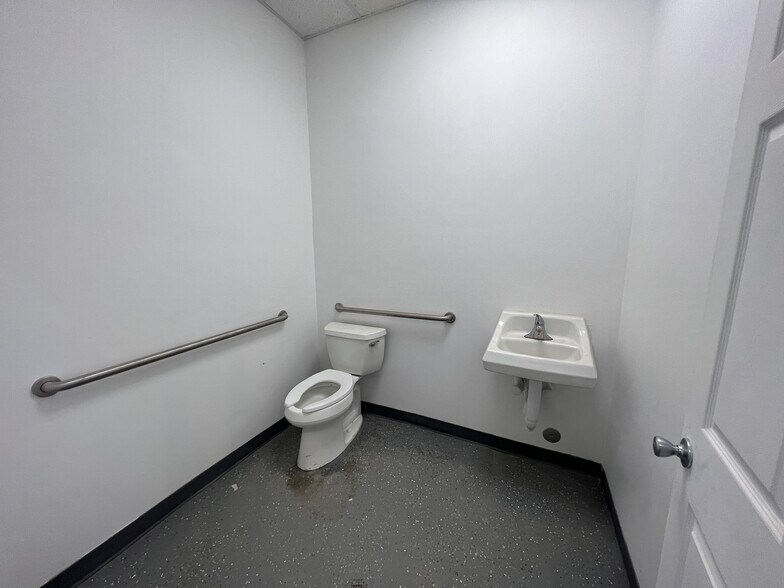 More Photos Of 872 Bergen Ave, Jersey City Apartments For Lease